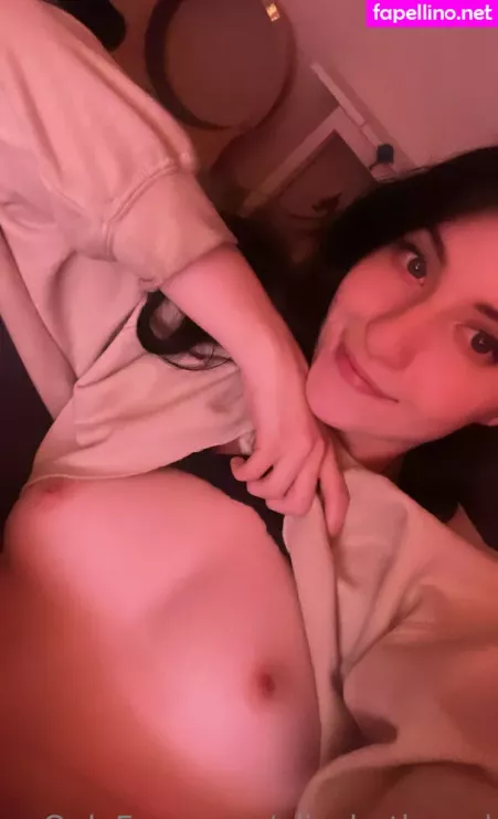 Elizabeth Reed OnlyFans Thumbnail #4FbWwBqCtT