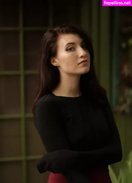 Elizabeth Reed OnlyFans Thumbnail #4KTWipjrgS