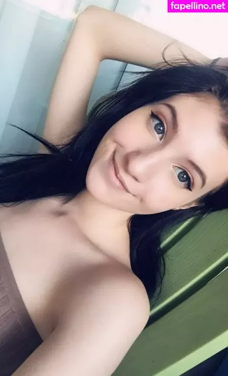 Elizabeth Reed OnlyFans Thumbnail #FEg8azX6SE