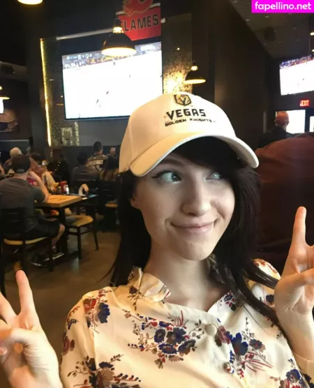 Elizabeth Reed OnlyFans Thumbnail #QrG5WbBPdX