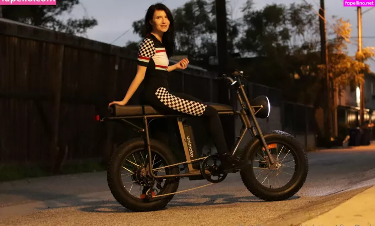 Elizabeth Reed OnlyFans Thumbnail #Shtm7TnIoF