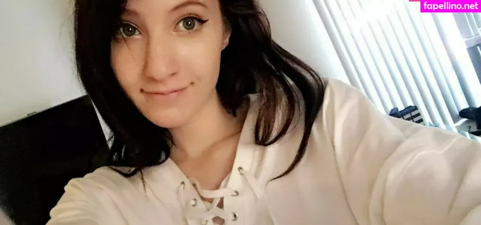 Elizabeth Reed OnlyFans Thumbnail #TgF46eymUn