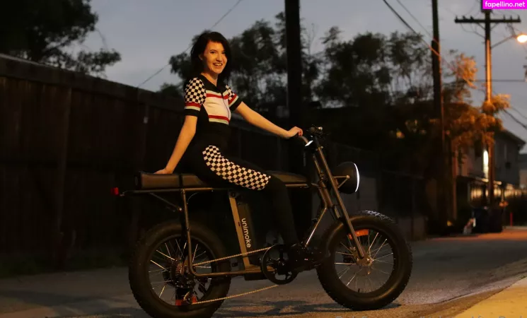 Elizabeth Reed OnlyFans Thumbnail #gSpBynBcLv