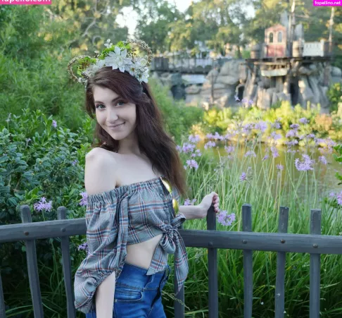 Elizabeth Reed OnlyFans Thumbnail #tTpmt7YX5E