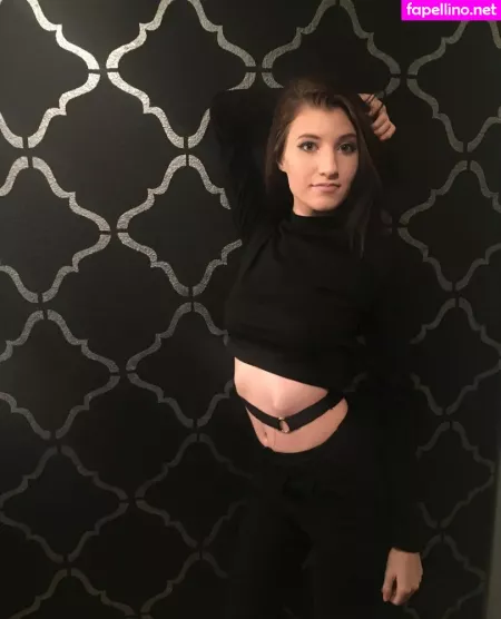 Elizabeth Reed OnlyFans Thumbnail #vIPGvWFHnD