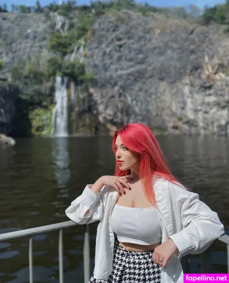 Elizabeth Renard OnlyFans Thumbnail #7jnLd2dlnx