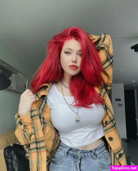 Elizabeth Renard OnlyFans Thumbnail #M8cNlINonl