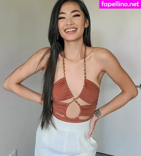 Elizabeth Tran OnlyFans Thumbnail #I06qhL1RyJ
