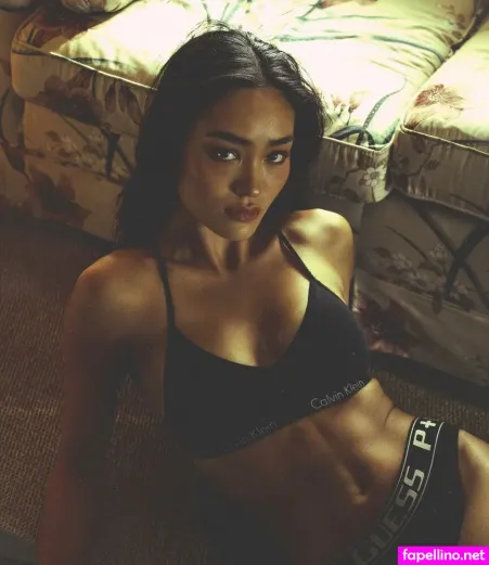Elizabeth Wood OnlyFans Thumbnail #ez1yMVnn9C