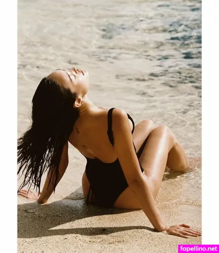 Elizabeth Wood OnlyFans Thumbnail #g5Of6gWG0Q