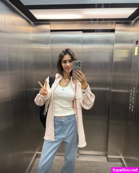 Elizabeth Yorbunnyy Vip Main Profile Photo