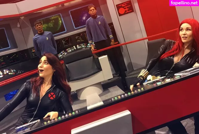 Elizabeth Zharoff OnlyFans Thumbnail #6XZZewJmR5