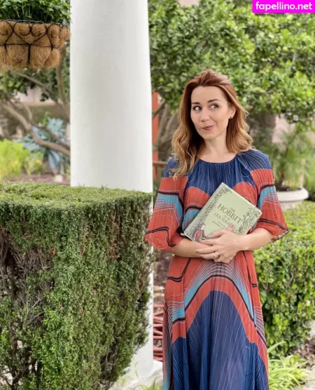 Elizabeth Zharoff OnlyFans Thumbnail #7l0aN8mcPd