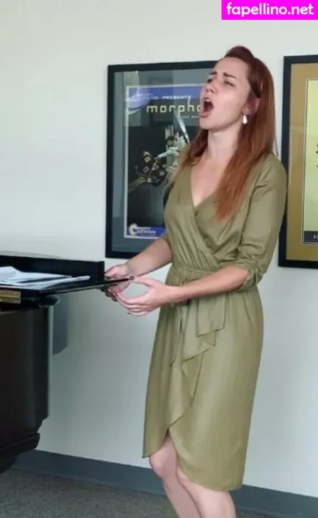 Elizabeth Zharoff OnlyFans Thumbnail #8y9g7dv9sX