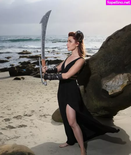 Elizabeth Zharoff OnlyFans Thumbnail #DZl9pis1D3