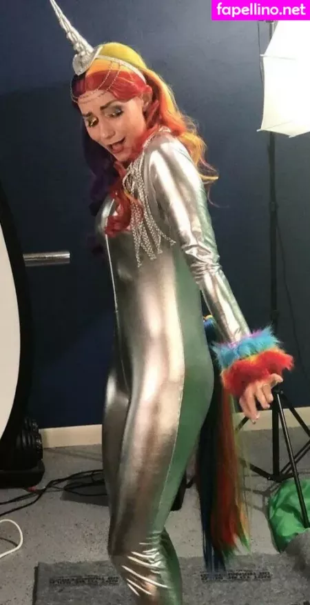 Elizabeth Zharoff OnlyFans Thumbnail #H6mzbpyW10