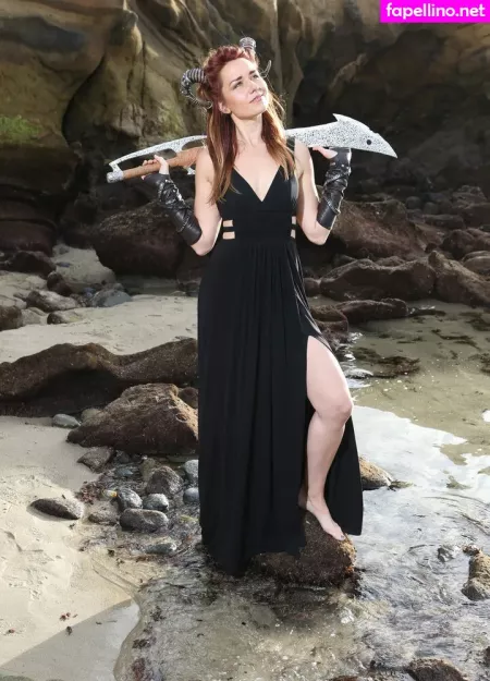 Elizabeth Zharoff OnlyFans Thumbnail #N5DFbZ0mBO