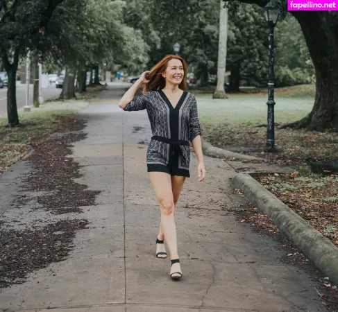 Elizabeth Zharoff OnlyFans Thumbnail #YtTmKeBvxJ