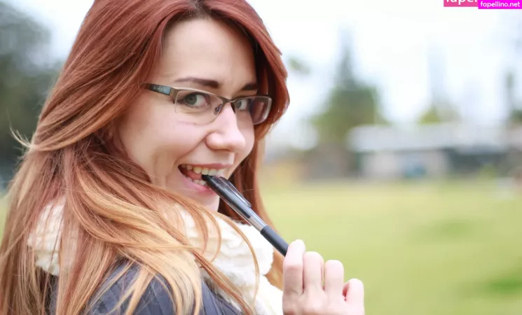 Elizabeth Zharoff OnlyFans Thumbnail #caDPmUzGsF