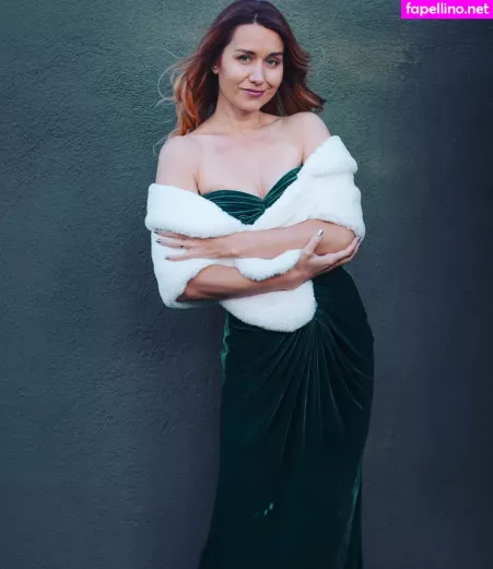 Elizabeth Zharoff OnlyFans Thumbnail #ctHabAWVt0