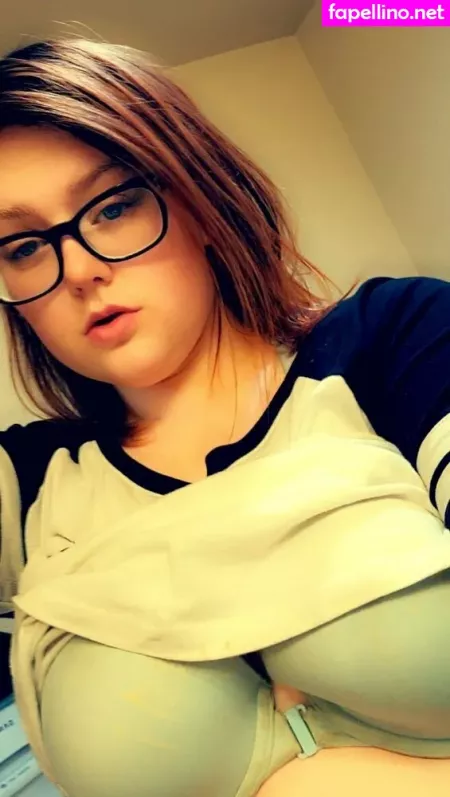 Elizabethlily19 OnlyFans Thumbnail #8t2ZZABqai