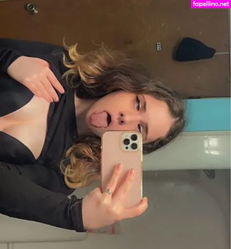 Elizabxth Lee OnlyFans Thumbnail #5htPdOhU6Q