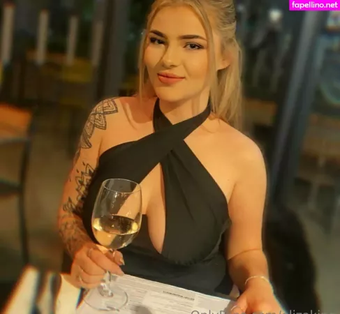 Elizaking OnlyFans Thumbnail #8JXXrTovzP