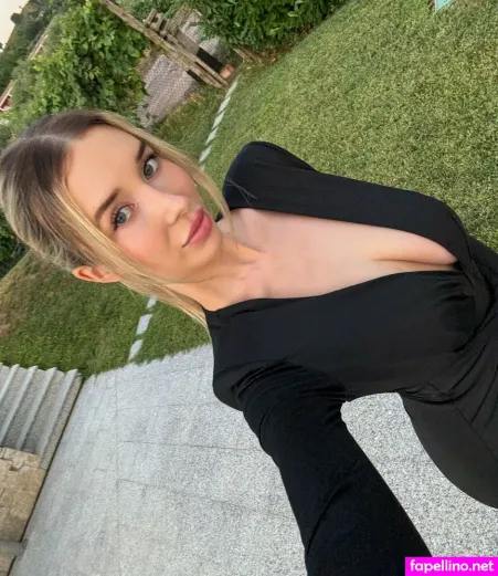 Elizarosie OnlyFans Thumbnail #4HQqaTVQa7