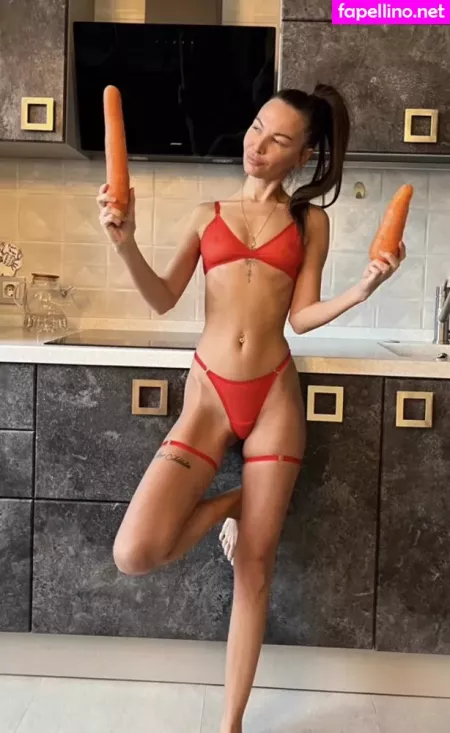 Elizashakirova OnlyFans Thumbnail #uifM8YB4GS