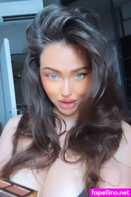 Elizavetabom OnlyFans Thumbnail #eAeWb3pvR4