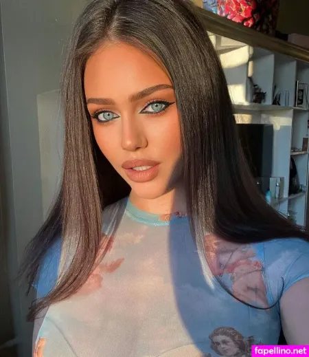 Elizavetabom OnlyFans Thumbnail #lGnhtB0bos