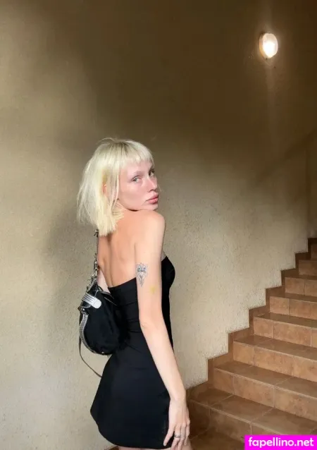 Elizzabeth19 OnlyFans Thumbnail #v1cTub1EUH