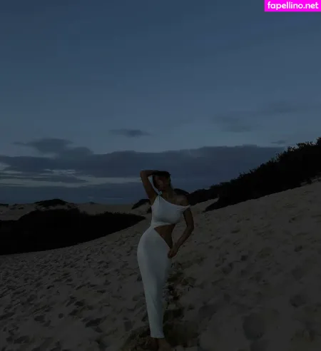 Ella Cervetto OnlyFans Thumbnail #MrMYLizUg4