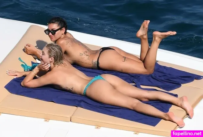 Ella Ding OnlyFans Thumbnail #M8fvJD18Ta