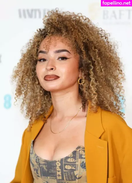 Ella Eyre OnlyFans Thumbnail #ExsFrEHMXX