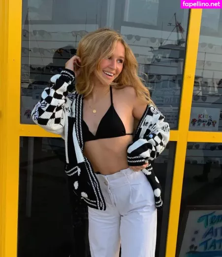 Ella Horan OnlyFans Thumbnail #UNyU0XWaTI