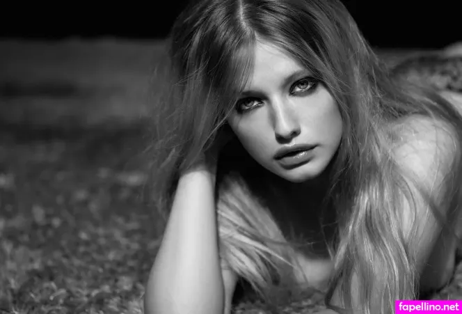 Ella June Henrard OnlyFans Thumbnail #kTpmy6plll