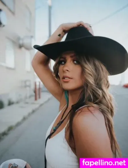 Ella Langley OnlyFans Thumbnail #4mEOArIPfv