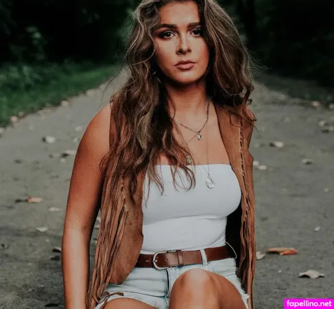 Ella Langley OnlyFans Thumbnail #uZ3t0CaAXq