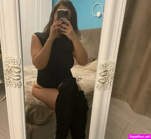 Ella Mom OnlyFans Thumbnail #zDSXNEOoOZ