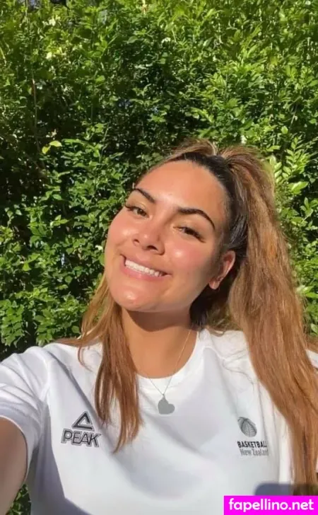Ella Paleaae OnlyFans Thumbnail #MPLLIe6FKI