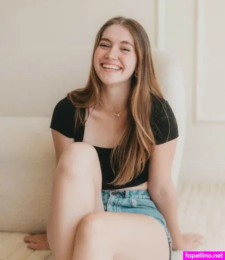 Ella Rene OnlyFans Thumbnail #FVC8igNSP3