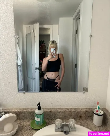 Ellabeefreshman OnlyFans Thumbnail #5yqunE4dhK