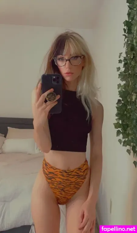 Elladevilfree OnlyFans Thumbnail #XH1P1MYWEO