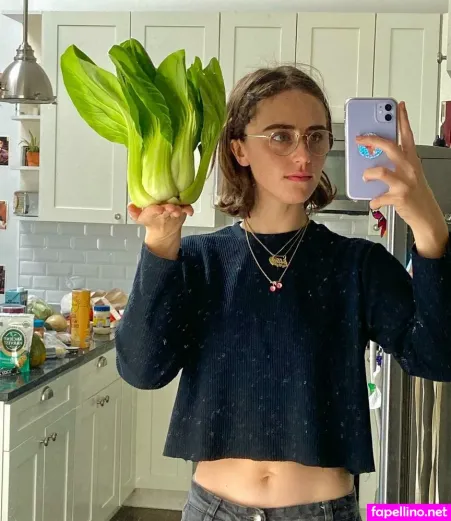 Ellaemhoff OnlyFans Thumbnail #4onQe43nUf