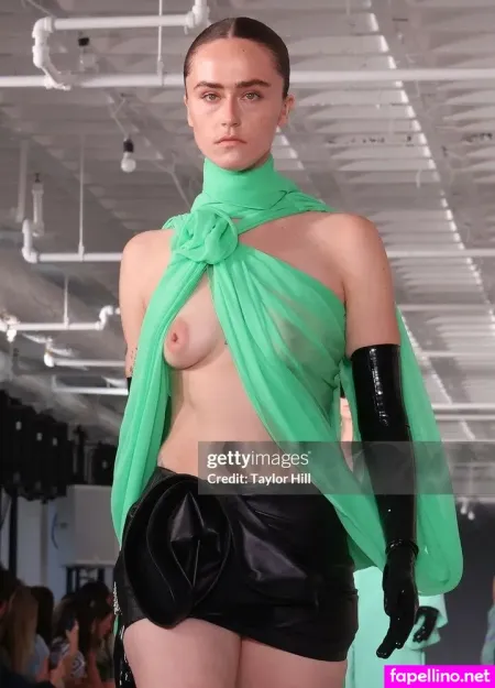 Ellaemhoff OnlyFans Thumbnail #8nfj7OkEIg