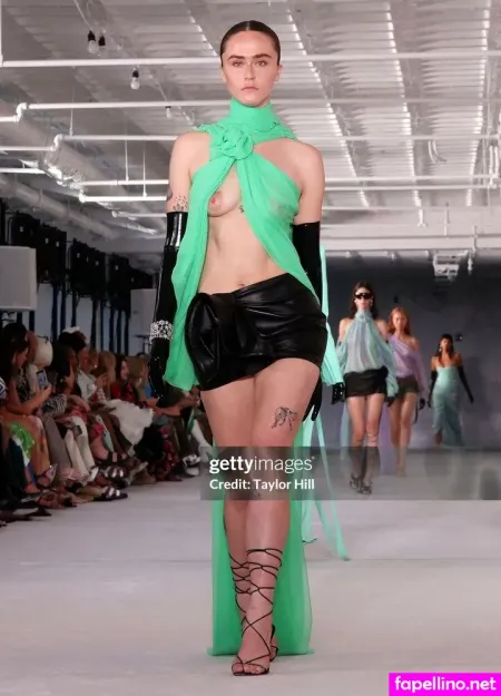 Ellaemhoff OnlyFans Thumbnail #HKLKeN2qgg