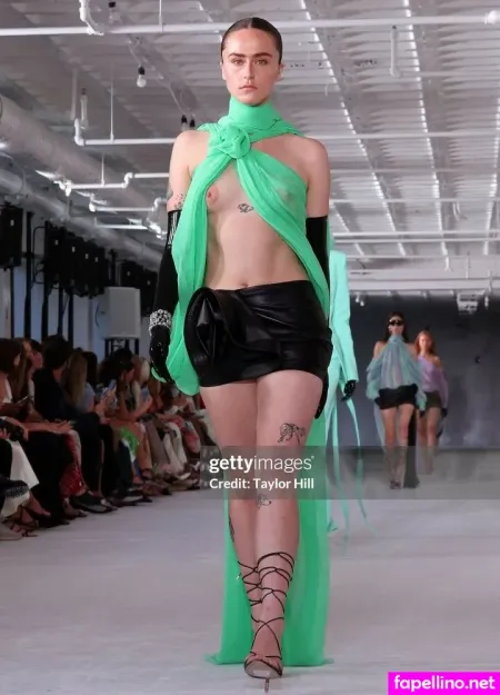 Ellaemhoff OnlyFans Thumbnail #X5DHZA96vy