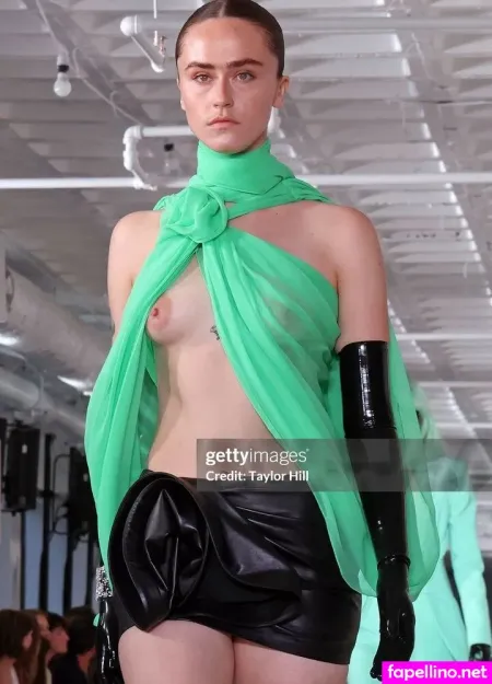 Ellaemhoff OnlyFans Thumbnail #YWsXoGrJAY