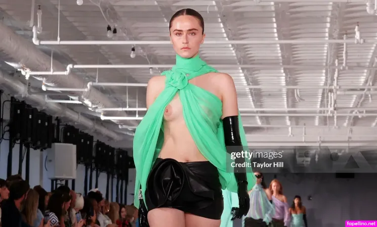 Ellaemhoff OnlyFans Thumbnail #fffSckyrpX